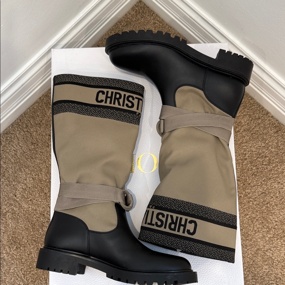 Christian Dior Explorer Logo Boots Beige & Black Canvas Leather 37.5 Worn Once - Picture 9 of 11
